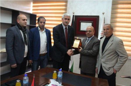 وفد من الاتحاد الفلسطيني لكرة السلة يزور الجامعة العربية الامريكية للتباحث حول الية التعاون في تشغيل الصالة الرياضية